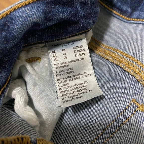 American Eagle Straight Jeans. Size-00R - Picture 3 of 5